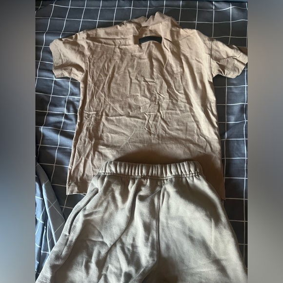 Essential Fear of God set - Picture 2 of 4